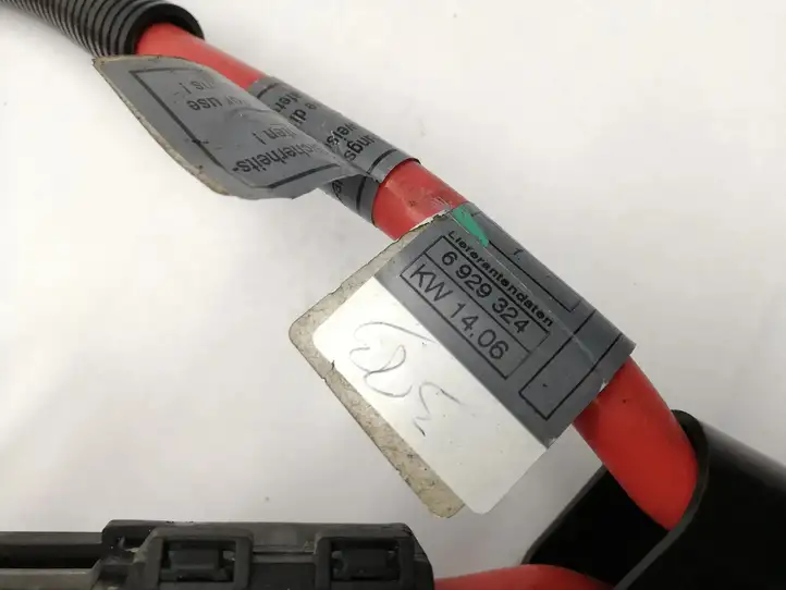 BMW 5 E60 E61 (2004 - 2010) 6929324 Плюсовой провод аккумулятора — фото 2