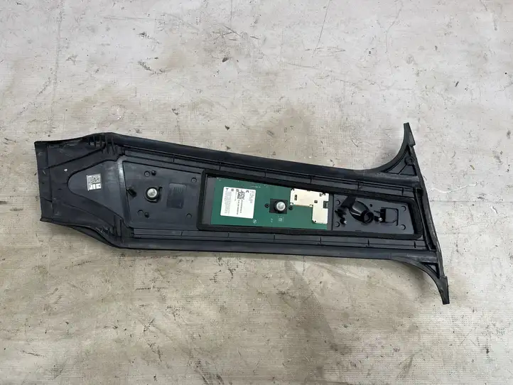 Tesla Model Y (2019 - 2024) 151625800D Верхняя обшивка стойки B — фото 3