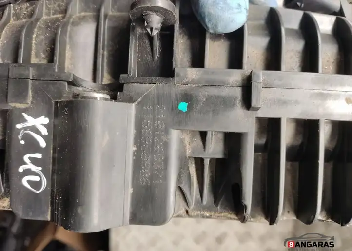 Volvo XC40 (2017 - ) Впускной коллектор — фото 3