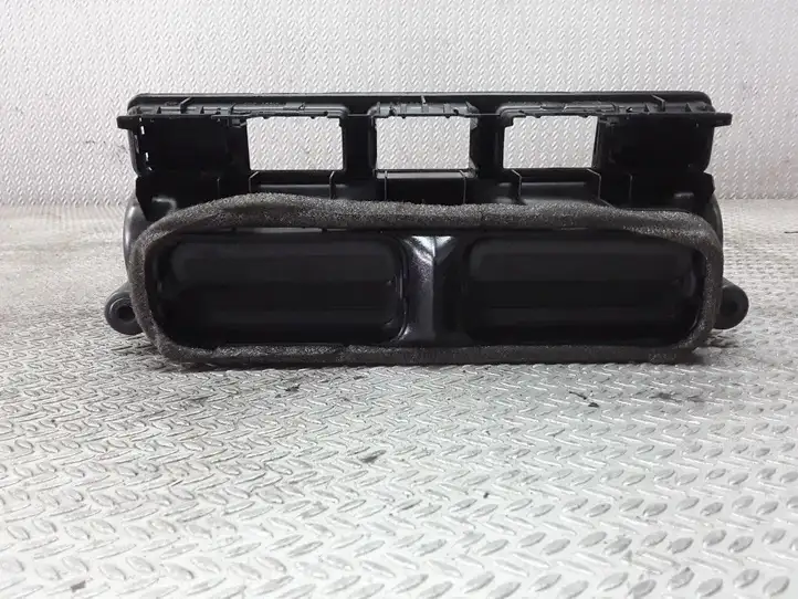 Volkswagen Golf IV (1998 - 2005) 1J0819728C Центральный воздушный дефлектор — фото 3
