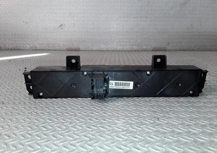 Opel Antara (2006 - 2011) 96673013 Включатель аварийных фонарей — фото 3