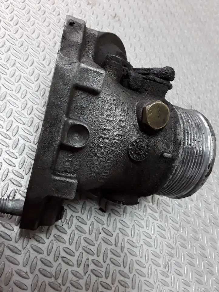 Audi A4 S4 B6 8E 8H (2000 - 2006) 8E0145950C Запорный клапан двигателя — фото 3