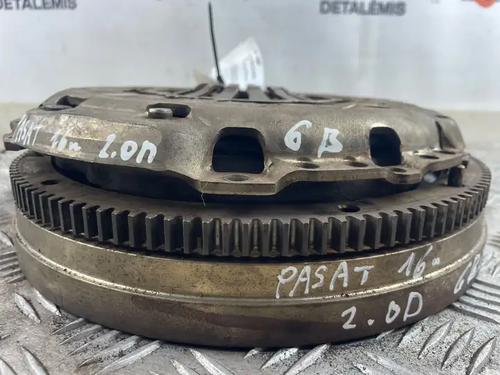 Volkswagen PASSAT B8 (2015 - )  04L105273 Комплект сцепления