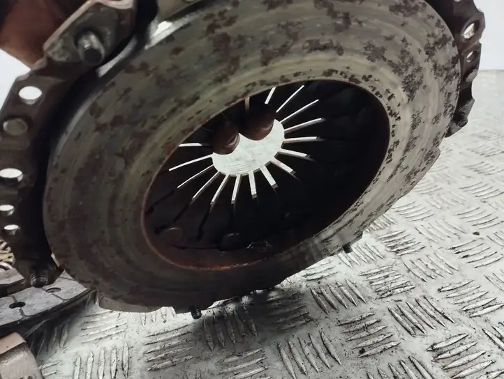 Mazda 3.    Комплект сцепления