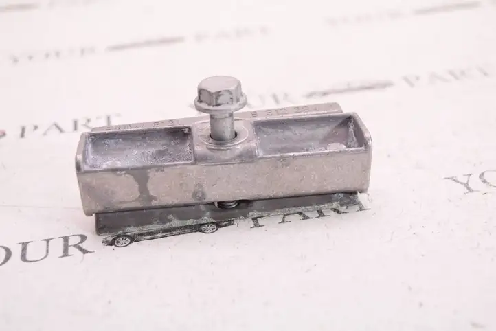 BMW X1 F48 F49 (2015 - 2022)  9312294 Кронштейн аккумулятора гибридного / электрического автомобиля