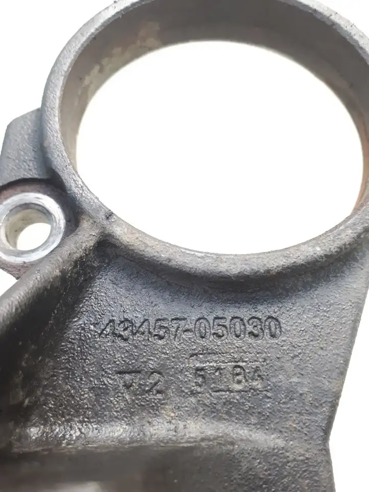 Toyota Avensis T250 (2003 - 2006) 4345705030 Кронштейн подвесного подшипника — фото 2