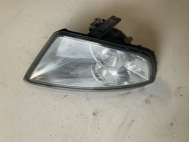 Ford Mondeo Mk III (2000 - 2007)  3S7115K201AE Передняя противотуманная фара