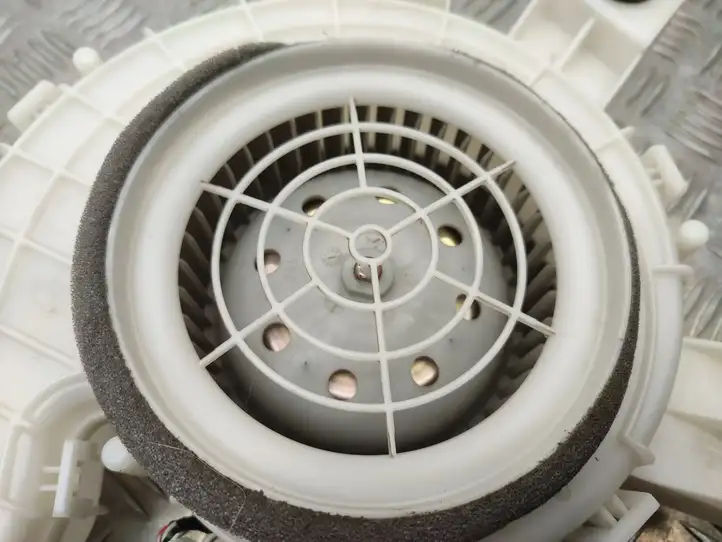 Infiniti Q50 (2013 - 2018)  4GA0A140712 Вентилятор гибридного / электрического автомобиля