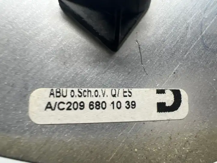 Mercedes-Benz CLK A209,C209 (2002 - 2009)  A2097200122 Отделка пепельницы