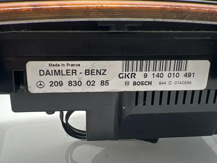 Mercedes-Benz CLK A209,C209 (2002 - 2009)  A2097200122 Отделка пепельницы