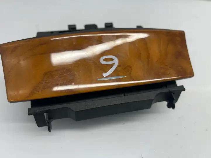 Mercedes-Benz CLK A209,C209 (2002 - 2009)  A2097200122 Отделка пепельницы