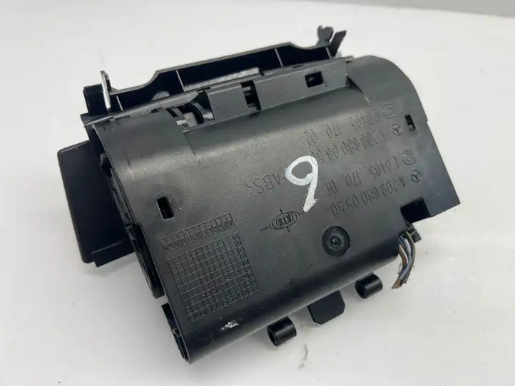 Mercedes-Benz CLK A209,C209 (2002 - 2009)  A2097200122 Отделка пепельницы