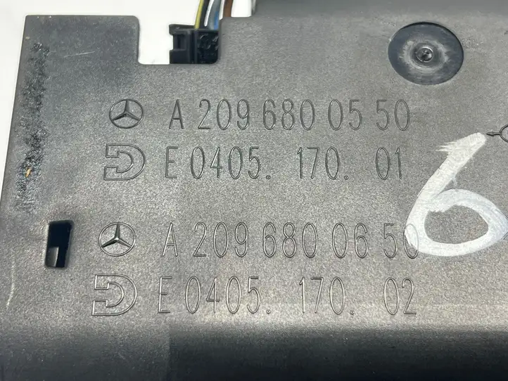 Mercedes-Benz CLK A209,C209 (2002 - 2009)  A2097200122 Отделка пепельницы