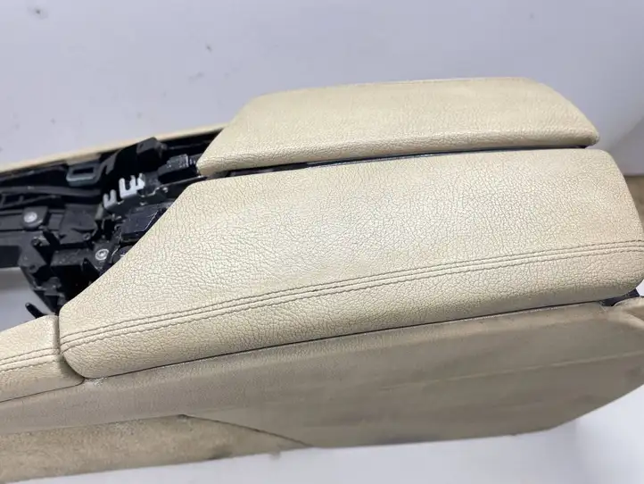 BMW 5 F10 F11 (2009 - 2016)  9216891 Рама ящика для вещей (бардачка)