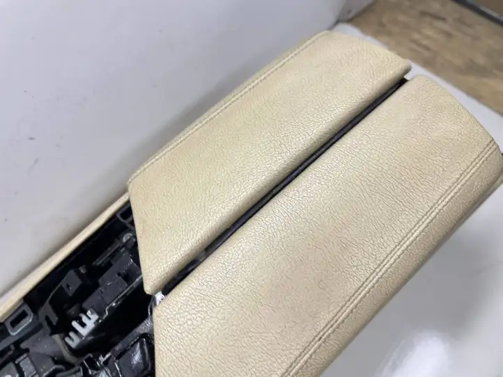 BMW 5 F10 F11 (2009 - 2016)  9216891 Рама ящика для вещей (бардачка)