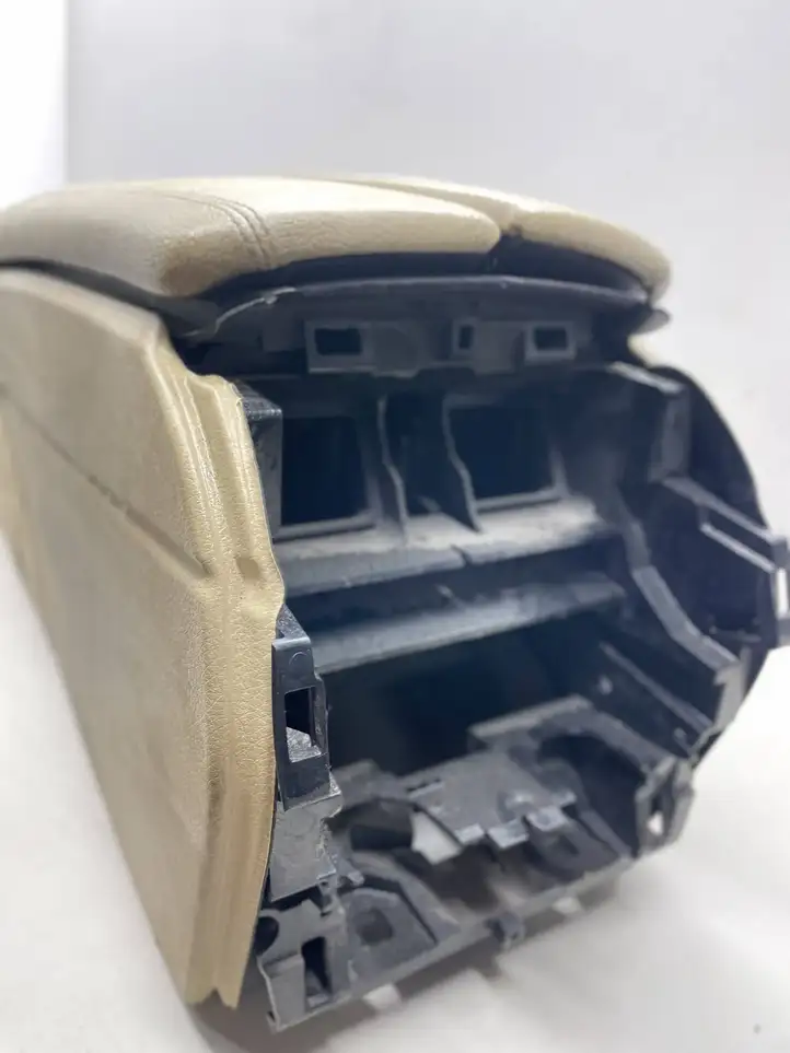 BMW 5 F10 F11 (2009 - 2016)  9216891 Рама ящика для вещей (бардачка)