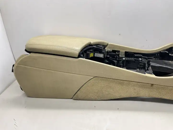 BMW 5 F10 F11 (2009 - 2016)  9216891 Рама ящика для вещей (бардачка)