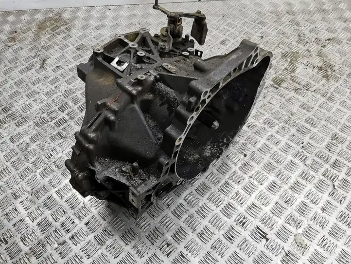 Toyota Avensis T250 (2003 - 2006) Механическая коробка передач, 6 передач — фото 1