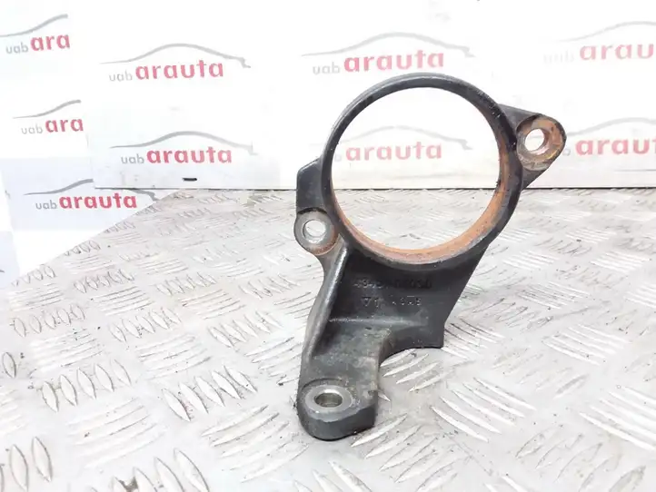 Toyota Corolla Verso E121 (2004 - 2007) 4345705030 Кронштейн подвесного подшипника — фото 1