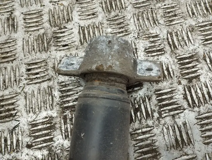 Opel Astra (2009 - 2012)   Задний амортизатор с пружиной