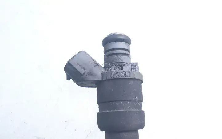 Audi A3/S3 8P (2004 - 2008)  06A906031BT Жиклер (жиклеры) (форсунка (форсунки)