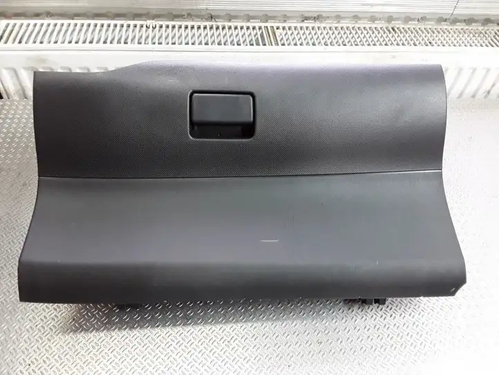 Toyota Auris 150 (2006 - 2012) 5555202100 Бардачок в сборе — фото 1