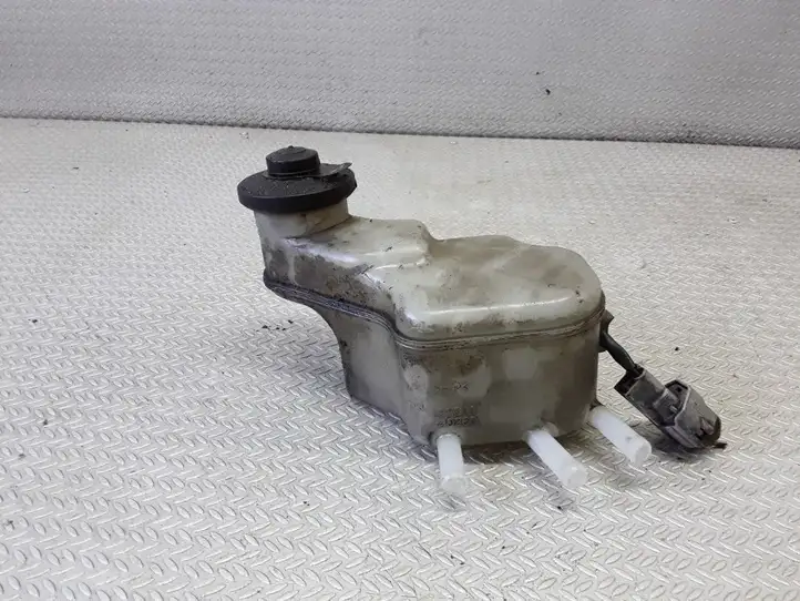 Toyota Avensis Verso (2001 - 2004) 13231140260 Бачок тормозной жидкости — фото 1