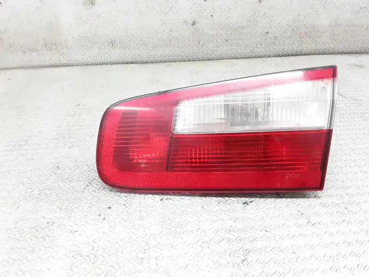 Renault Laguna II (2001 - 2005) Задний фонарь в крышке багажника — фото 1