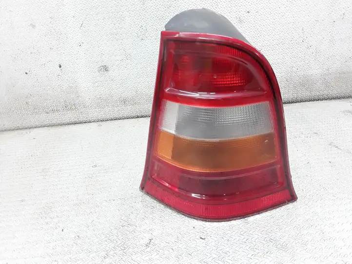 Mercedes-Benz A W168 (1997 - 2004) 1688200164L Задний фонарь в кузове — фото 1