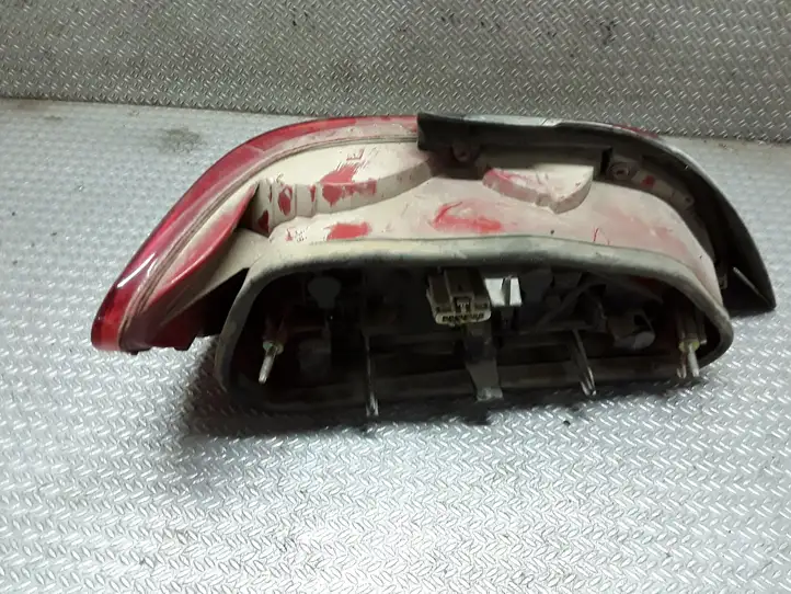 Peugeot 406 (1999 - 2006) 9630364977 Задний фонарь в кузове — фото 2