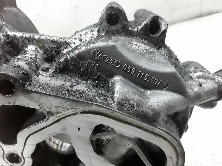 Audi A6 S6 C6 4F (2004 - 2008) 059115397J Кронштейн масляного фильтра — фото 2