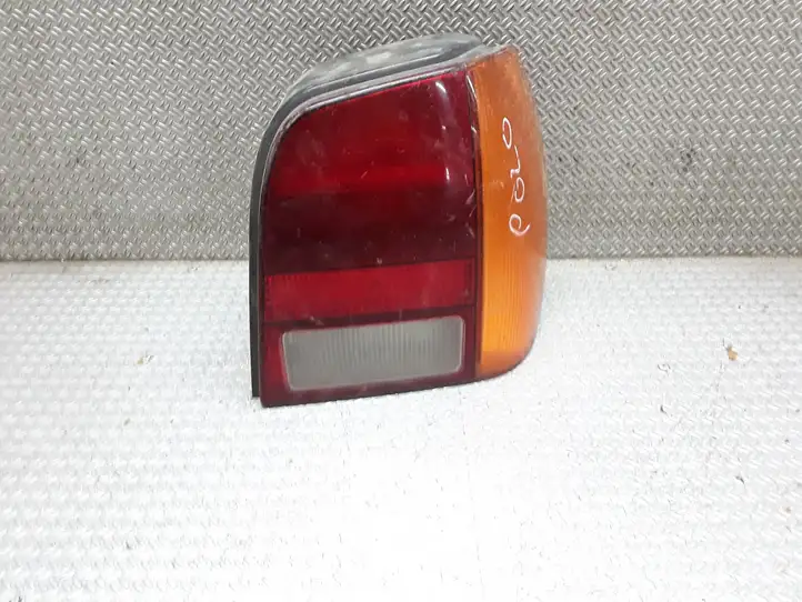 Volkswagen Polo III 6N 6N2 6NF (1994 - 2001) 6N0945258 Задний фонарь в кузове — фото 1