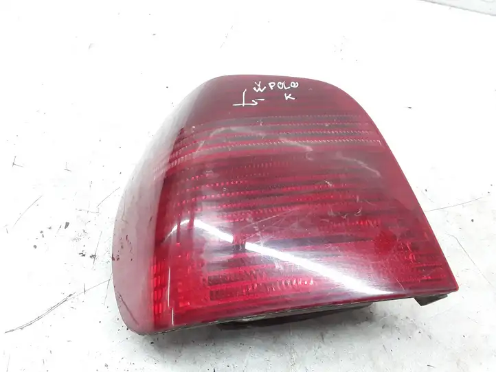 Volkswagen Polo III 6N 6N2 6NF (1994 - 2001) 6N0945095H Задний фонарь в кузове — фото 1