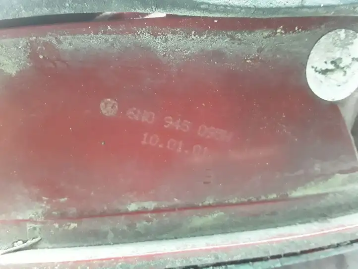 Volkswagen Polo III 6N 6N2 6NF (1994 - 2001) 6N0945095H Задний фонарь в кузове — фото 3