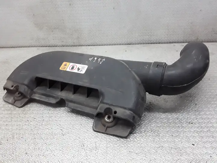 Kia Ceed (2006 - 2010) 282121H000 Детали воздухозаборника — фото 1