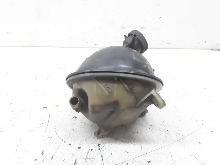 Toyota Corolla Verso E121 (2001 - 2004) Расширительный бачок — фото 3