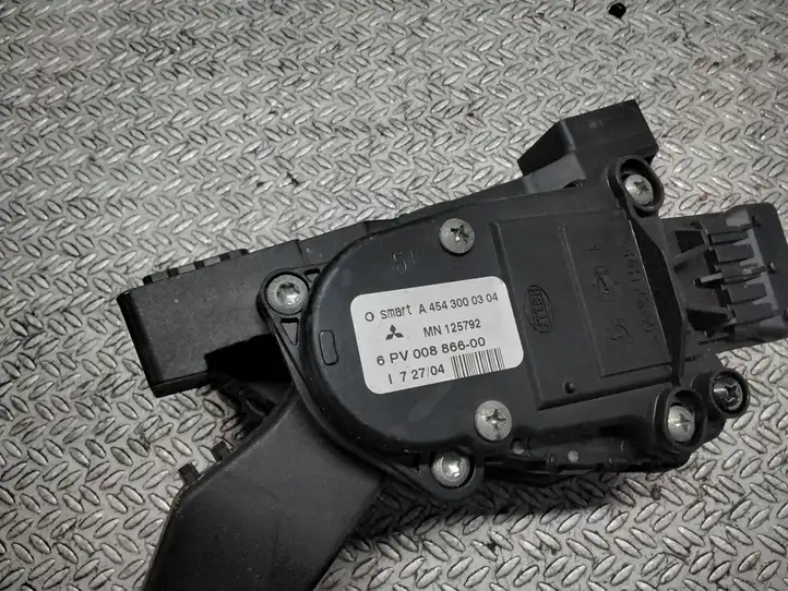 Smart ForTwo I (2000 - 2007) A4543000304 Педаль акселератора — фото 2