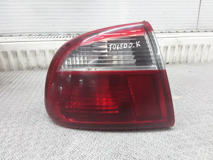 Seat Toledo II (1M) (1998 - 2006) 1M5945095B Задний фонарь в кузове — фото 1