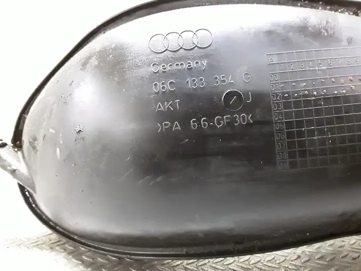 Audi A6 S6 C5 4B (2001 - 2004) 06C133354G Детали воздухозаборника — фото 2