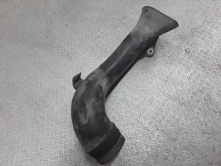 Toyota Corolla E120 E130 (2000 - 2004) 177510N010 Детали воздухозаборника — фото 1