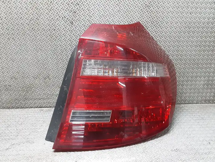 BMW 1 E81 E87 (2004 - 2011) 716495604 Задний фонарь в кузове — фото 1