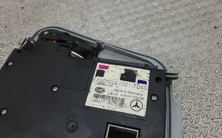 Mercedes-Benz C W203 (2000 - 2007) 2038202301 Передняя подсветка — фото 2