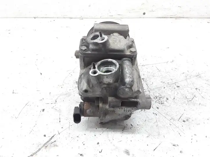 Volkswagen Touran I (2003 - 2010) 1K0820303 Компрессор (насос) кондиционера воздуха — фото 3