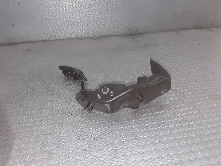 Toyota Corolla Verso AR10 (2004 - 2009) 7811135030 Педаль акселератора — фото 2