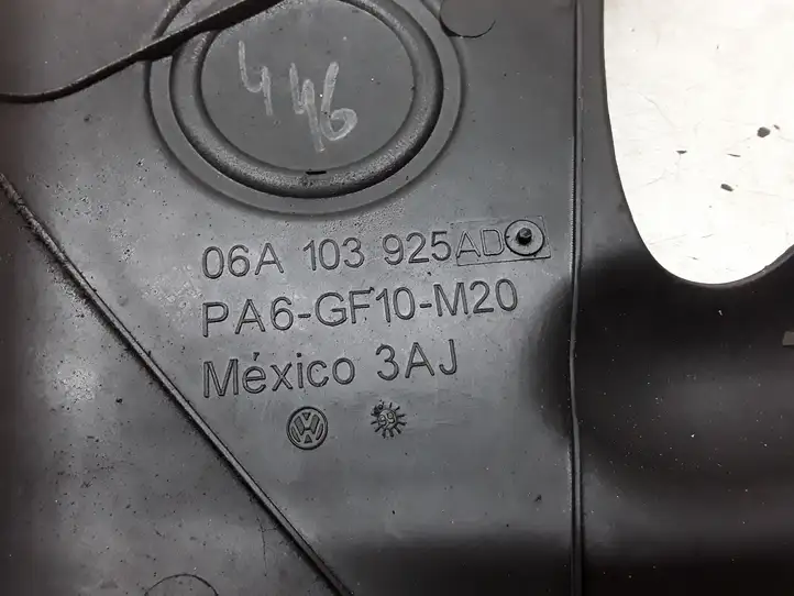 Volkswagen New Beetle (1997 - 2005) 06A103925AD Крышка двигателя декоративная — фото 3