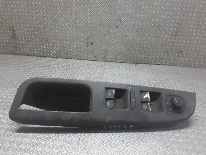 Volkswagen Golf V (2003 - 2009) 1K4868049A Кнопка стеклоподъемников — фото 1