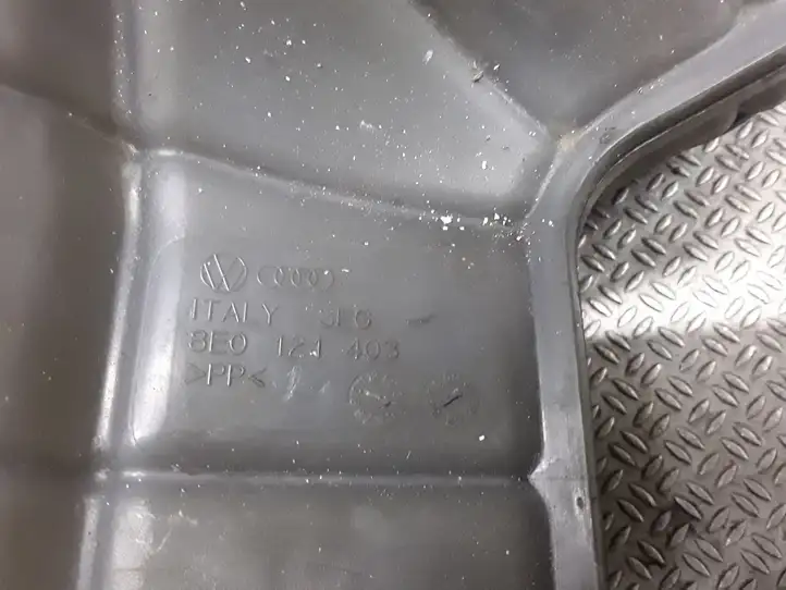 Audi A4 S4 B6 8E 8H (2000 - 2006) 8E0121403 Расширительный бачок — фото 2