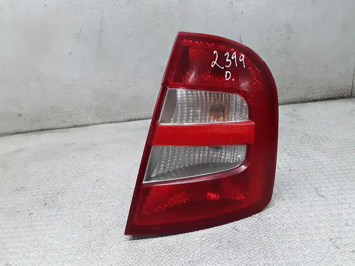 Skoda Fabia Mk1 (6Y) (1999 - 2007) 6Y6945096 Задний фонарь в кузове — фото 1
