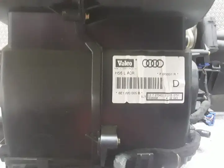 Audi A4 S4 B6 8E 8H (2000 - 2006) 8E1820005B Комплект системы вентиляции салона — фото 2