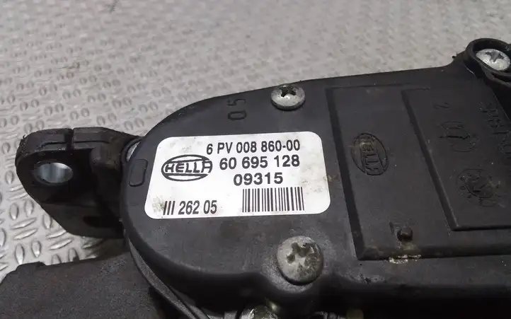 Alfa Romeo 159 (2005 - 2011) 60695128 Педаль акселератора — фото 3